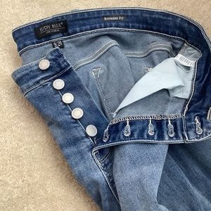 Judy Blue Button Fly Boyfriend Fit jeans